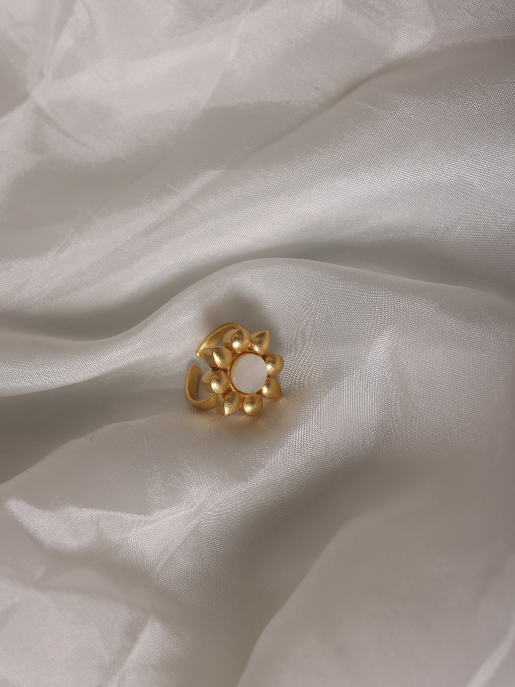 Gold Flower MOP Ring