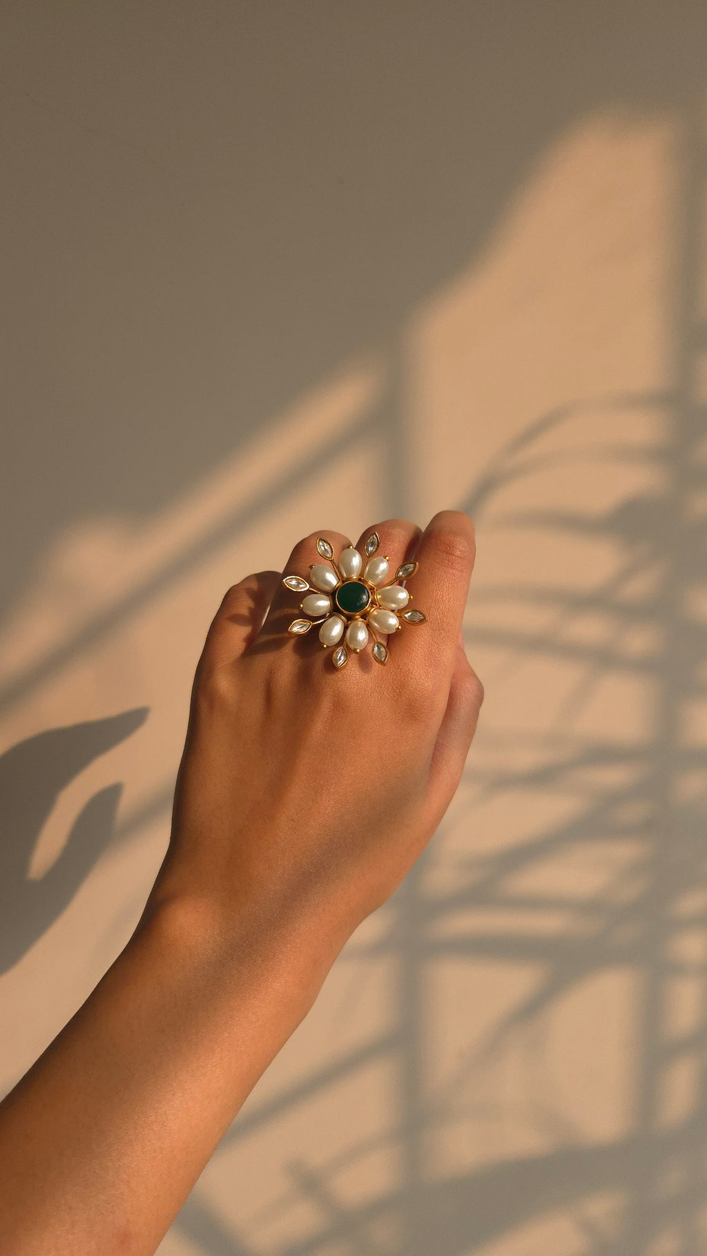 Green & White Flower Ring