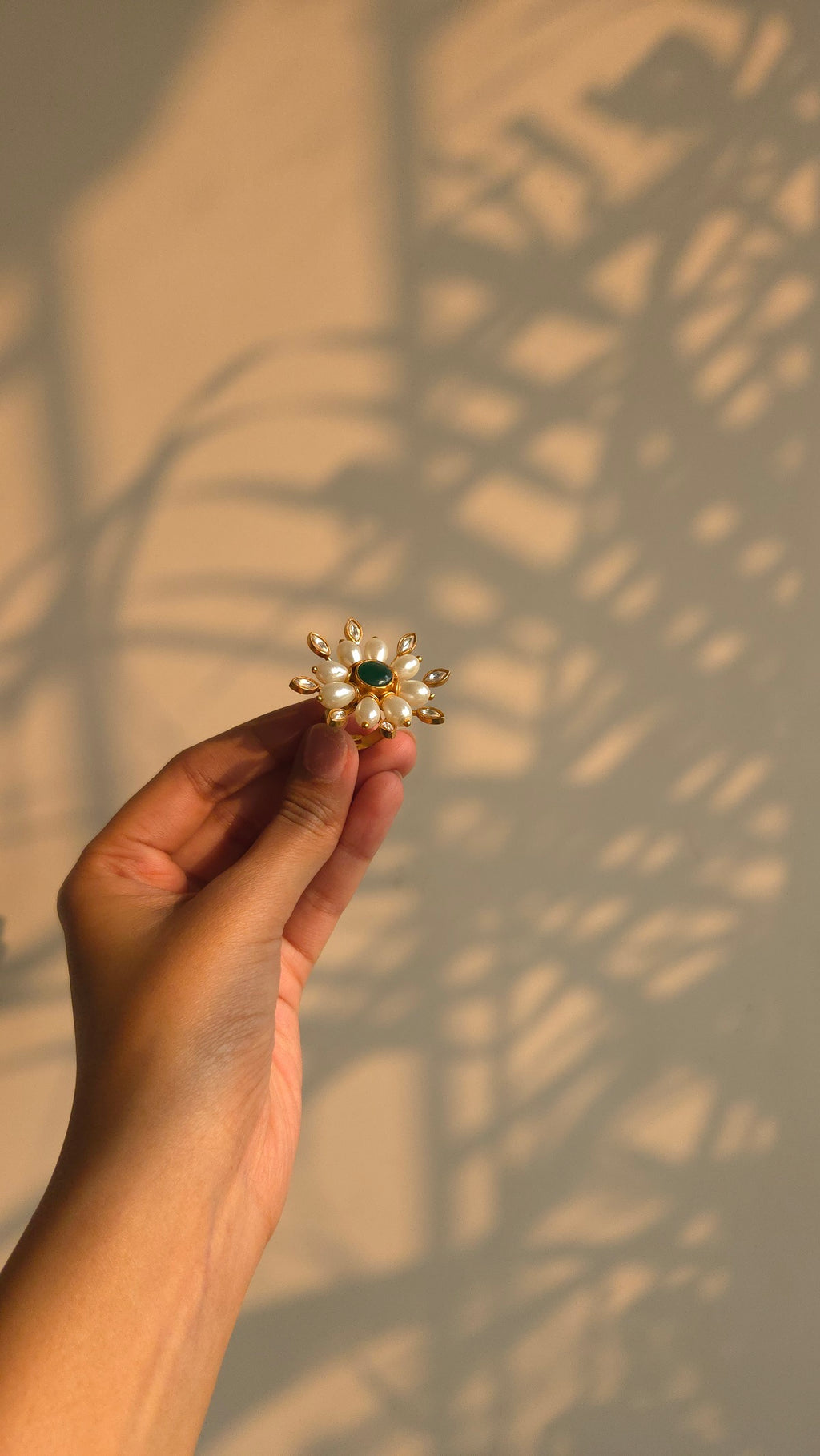 Green & White Flower Ring