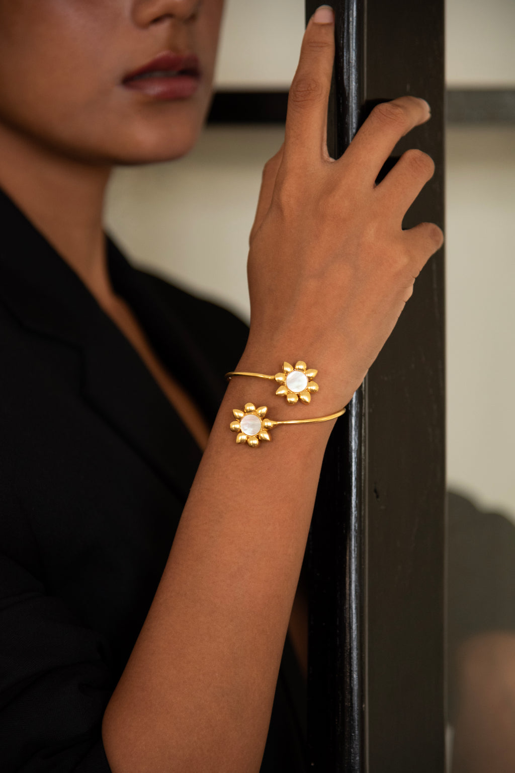 Gold Flower MOP Bracelet