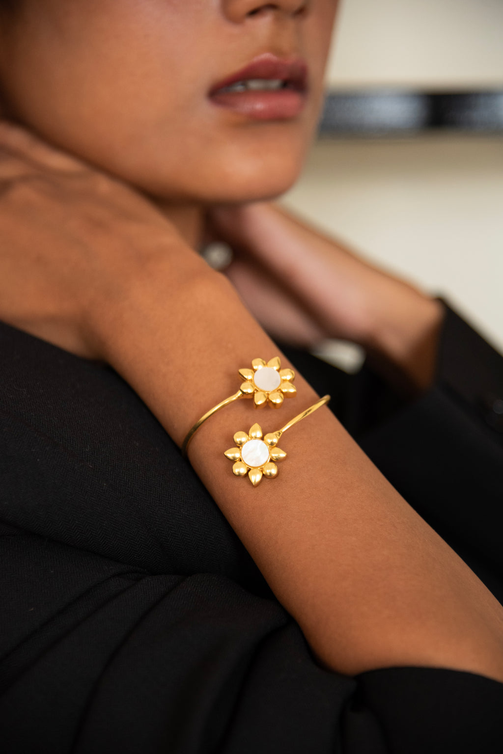 Gold Flower MOP Bracelet
